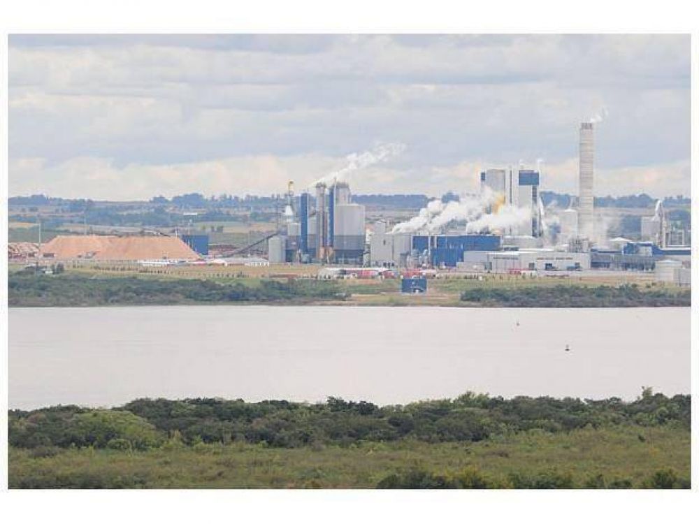 Cient�ficos realizaron un simulacro de monitoreo en la pastera ex Botnia