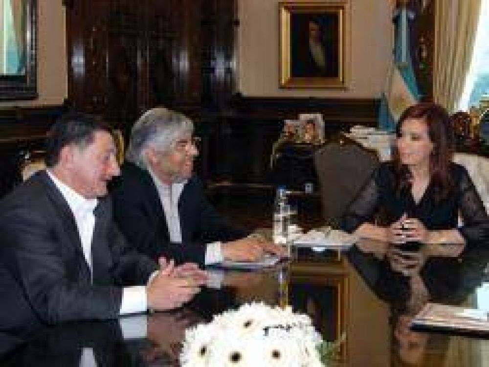 Cristina recibi� a Moyano en la Casa Rosada por el di�logo social