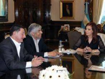 Cristina recibi� a Moyano en la Casa Rosada por el di�logo social