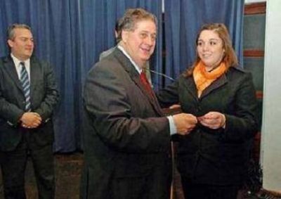 El Municipio otorga el Seguro de Salud a j�venes del Envi�n sin obra social 