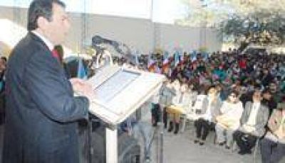 El gobernador inaugur� una escuela y resalt� la inversi�n de su gesti�n en obras 