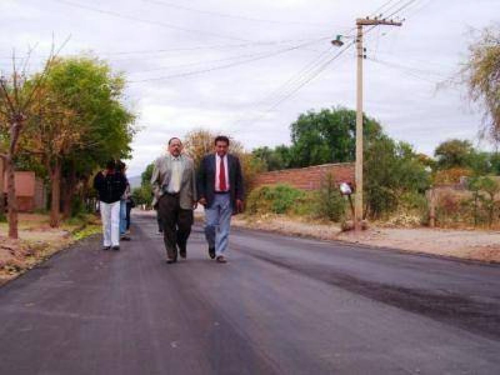 TINOGASTA: Habilitaron obra de pavimentaci�n