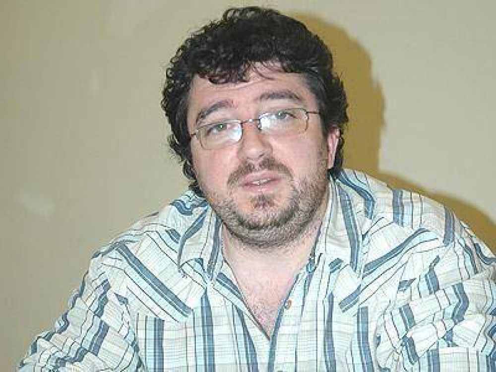 Losada: �No quisimos repetir el esquema de an�lisis pol�tico del 2007�