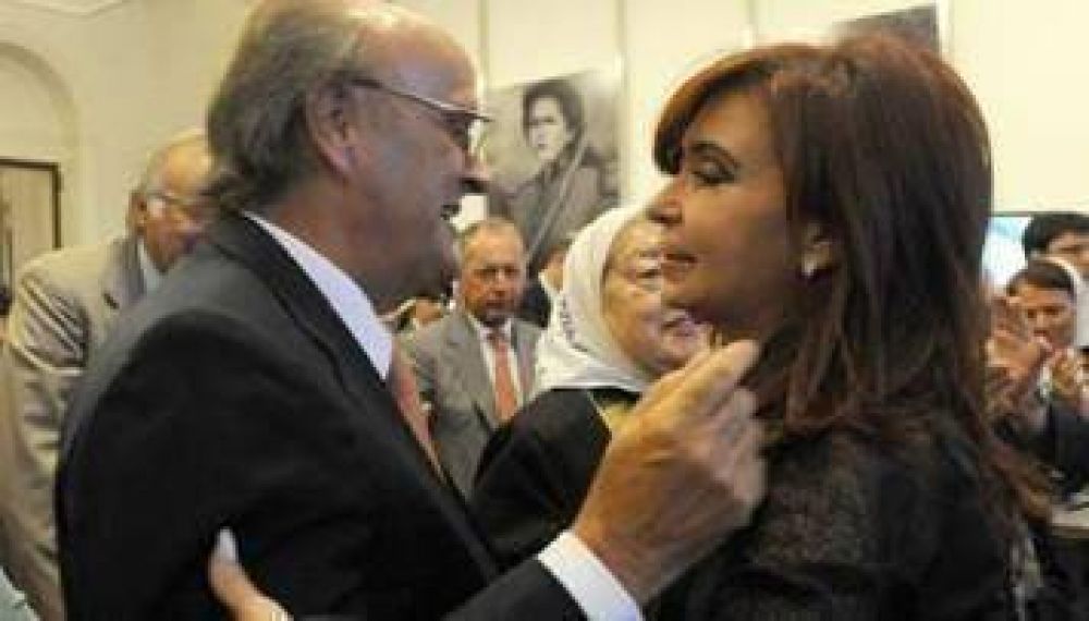 La UIA respalda la decisi�n oficial de multar a gremios que no acaten conciliaci�n