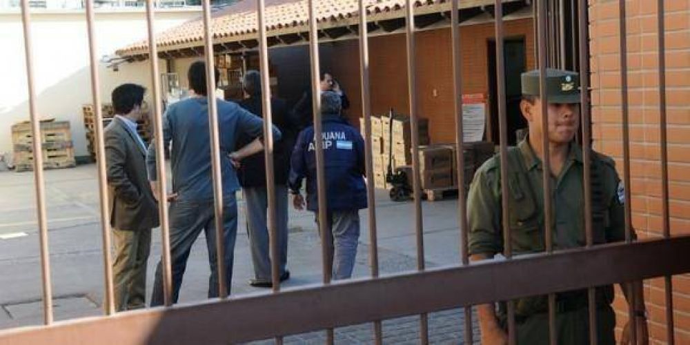 Allanaron las oficinas de Vea y secuestran documentaci�n por posible contrabando