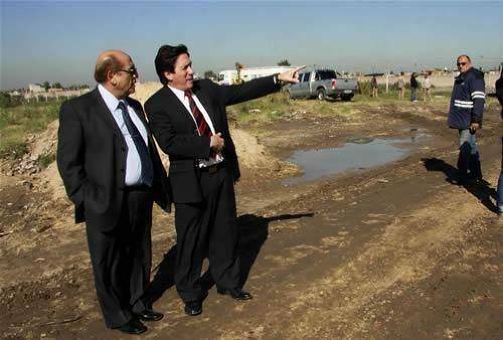MUSSI Y D�AZ P�REZ RECORRIERON JUNTOS LOS PREDIOS DE LA COMUNA CONOCIDOS COMO OTAMENDI Y ACUBA