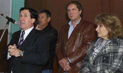 DAR�O D�AZ P�REZ CON LOS TRABAJADORES 