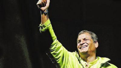 Ecuador vota sobre justicia y medios en un pol�mico referendo