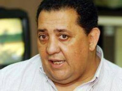 Luis D�Elia se afianza en la segunda secci�n