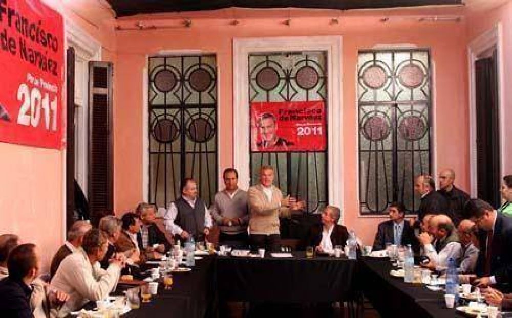Reuni�n de Francisco de Narvaez en la Segunda Secci�n Electoral