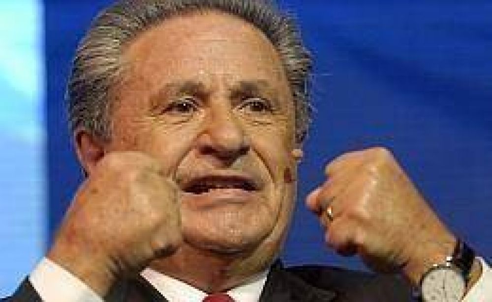 Inflaci�n, energ�a, educaci�n y trenes, los ejes del discurso de Duhalde en su acto de relanzamiento