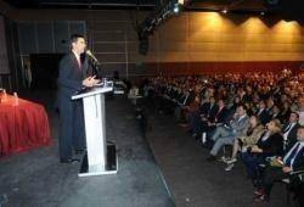 Urtubey encabez� el D�a de la Provincia de Salta en la Feria del Libro