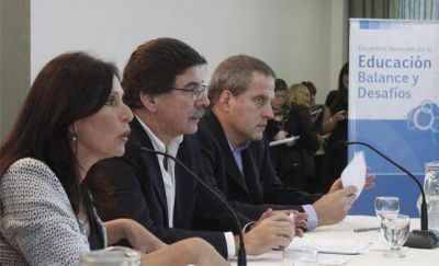 "No es lo mismo construir 10 escuelas que 1700"