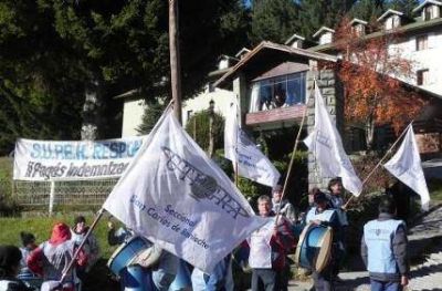 UTHGRA reclam� frente al hotel Gran Panamericano