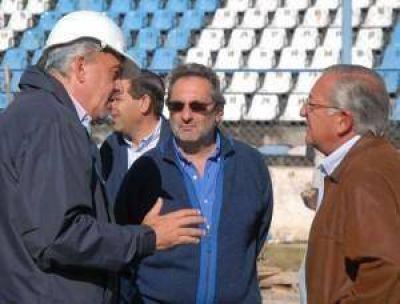 Fellner recorri� las obras del estadio �23 de Agosto�