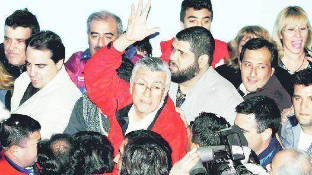 San Juan: Gioja gan� el plebiscito y ser� candidato a la re-reelecci�n