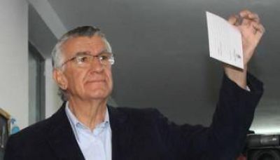 Con el triunfo en el plebiscito, Gioja tiene allanado el camino a su re-reelecci�n