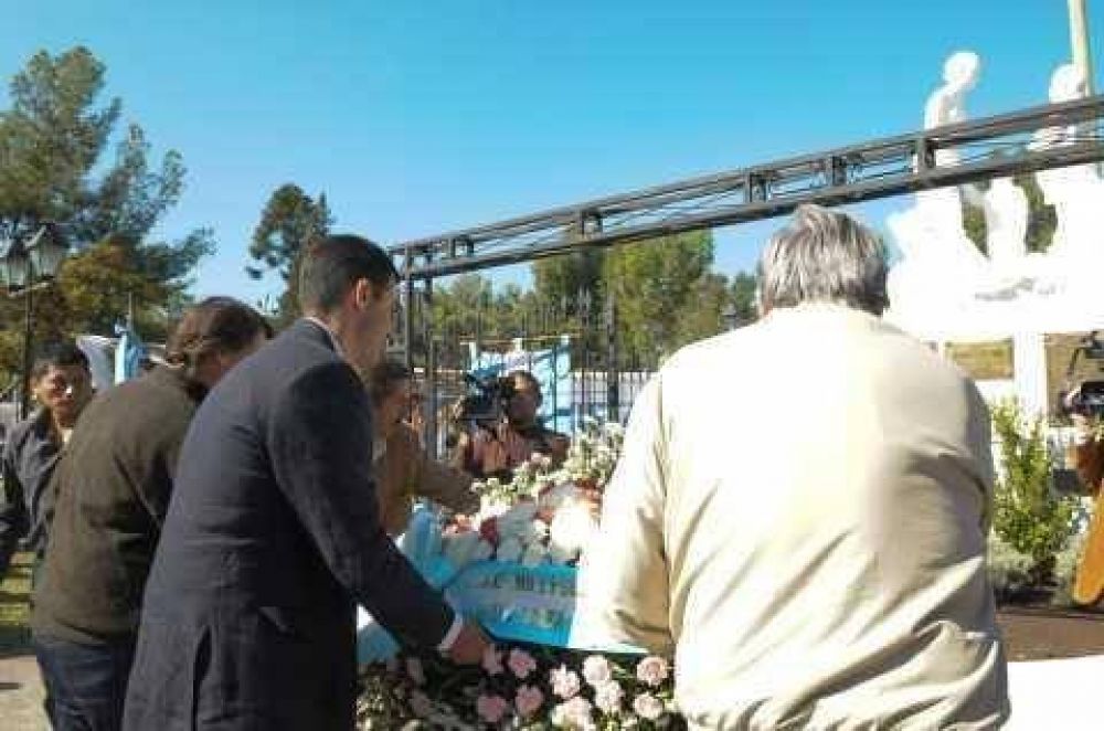 Urtubey particip� del homenaje a Eva Per�n, al cumplirse 92 a�os de su nacimiento