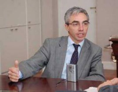 Meoni aspira a un tercer mandato bajo el parag�as de la UCR
