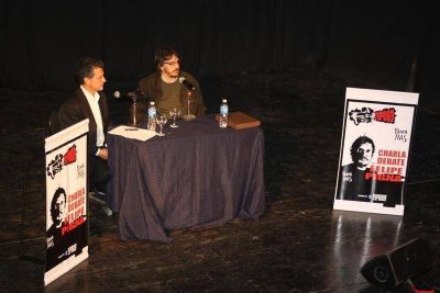 ESCOBAR - FELIPE PIGNA BRINDO UNA CHARLA DEBATE EN EL TEATRO MUNICIPAL