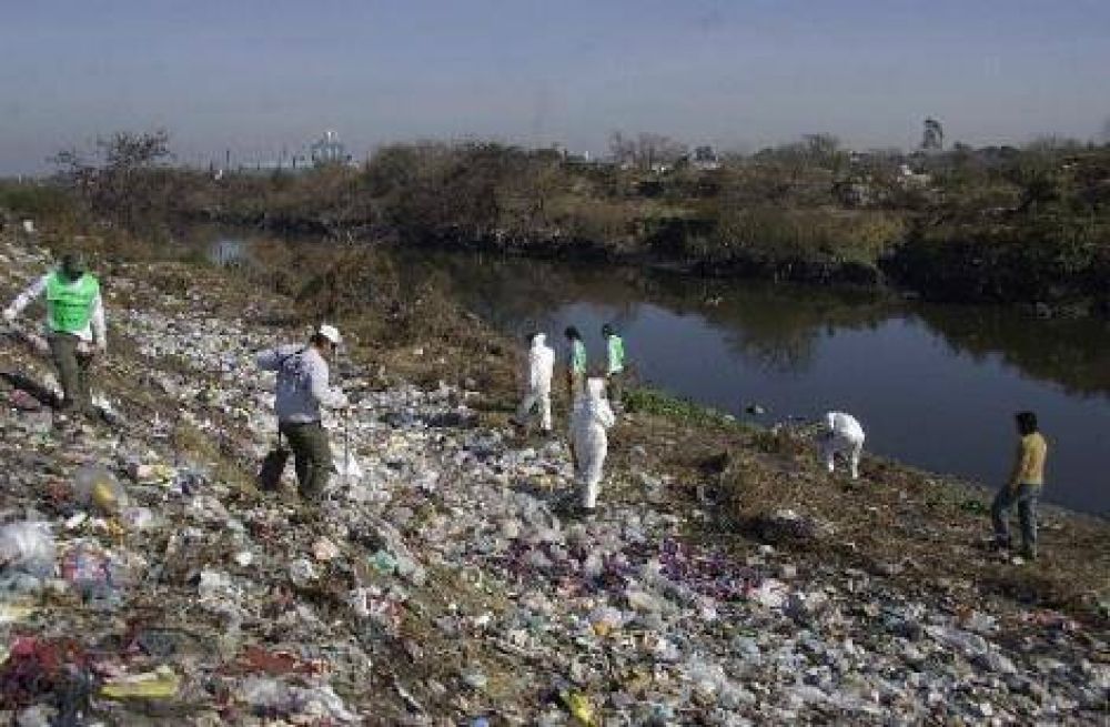 Riachuelo: ordenan profundizar una causa penal por contaminaci�n