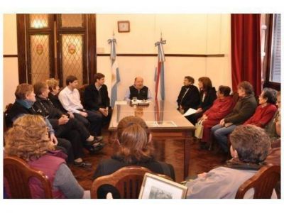 Amavet se reuni� con Busti y carg� contra El�as 