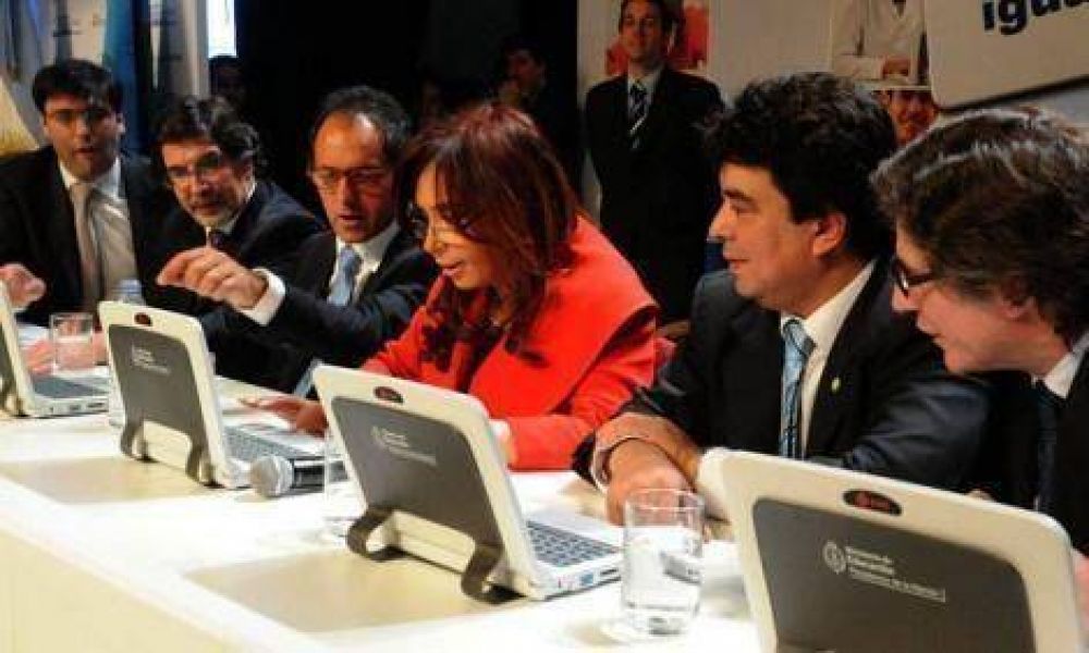 Espinoza realizar� una teleconferencia con Cristina Fern�ndez de Kirchner