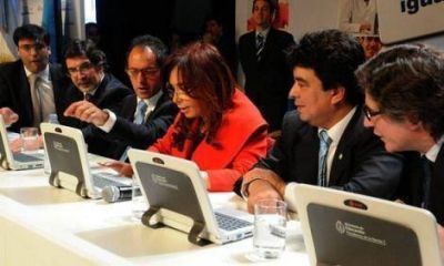 Espinoza realizar� una teleconferencia con Cristina Fern�ndez de Kirchner