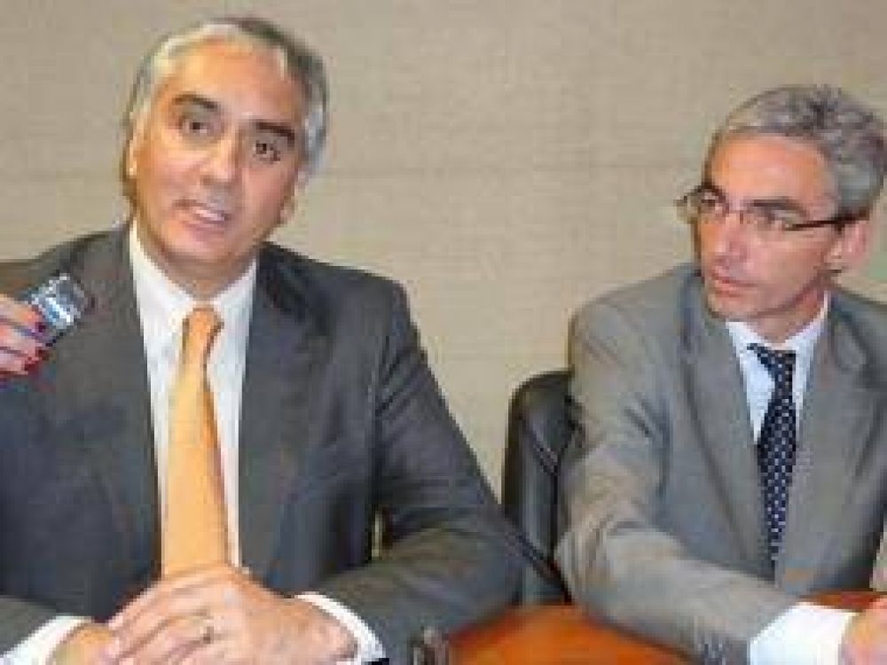 Montoya present� proyecto de regionalizaci�n en Jun�n y Pergamino