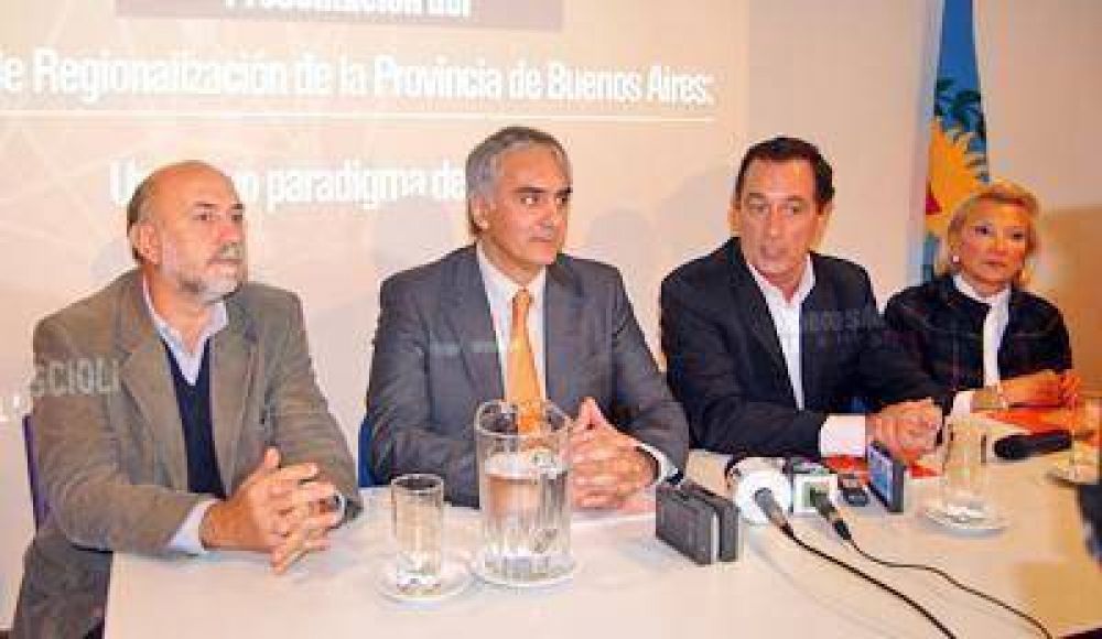 Presentaron en Pergamino el proyecto de regionalizaci�n administrativa bonaerense 