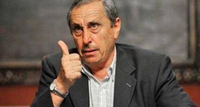 "La decisi�n del actual gobierno es un error"