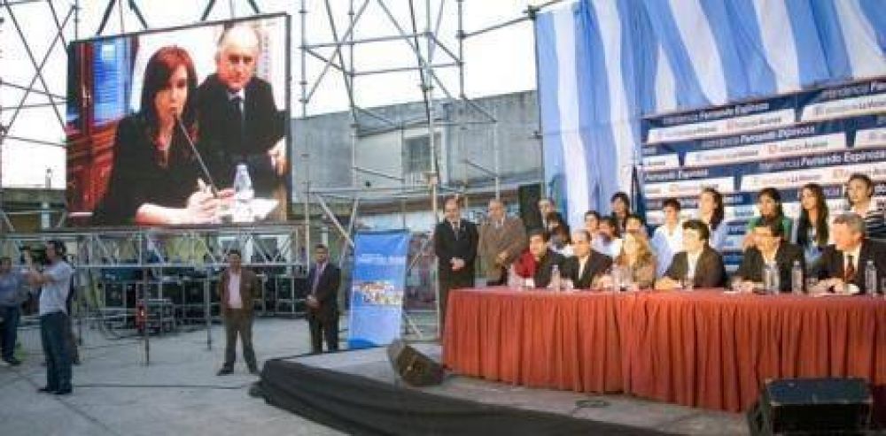 La Presidenta anunci� el inicio de obra en 3 Centros de Educaci�n F�sica y Extensi�n Escolar en el Distrito