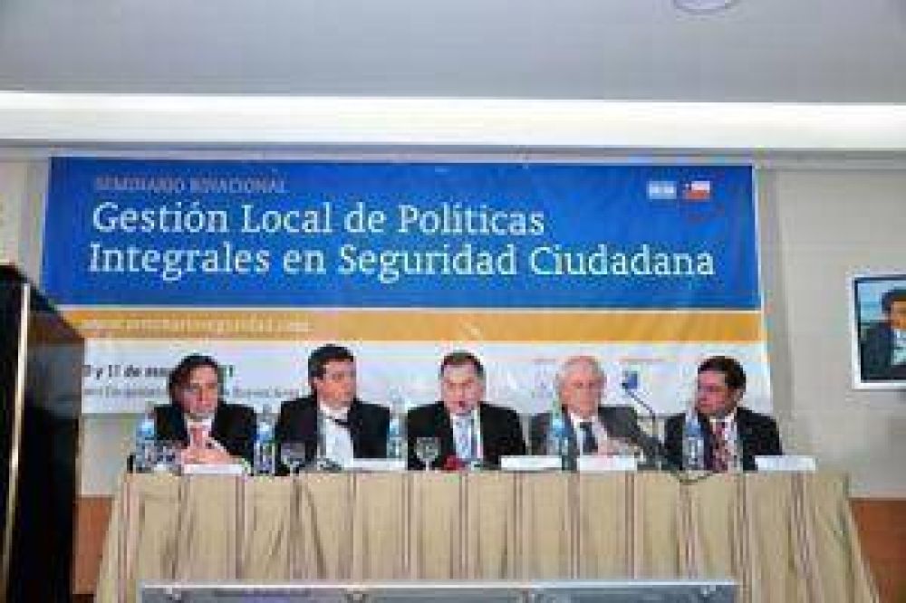 Pereyra inaugur� Seminario Binacional de Seguridad