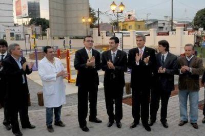 Urtubey inaugur� la Plaza de la Salud