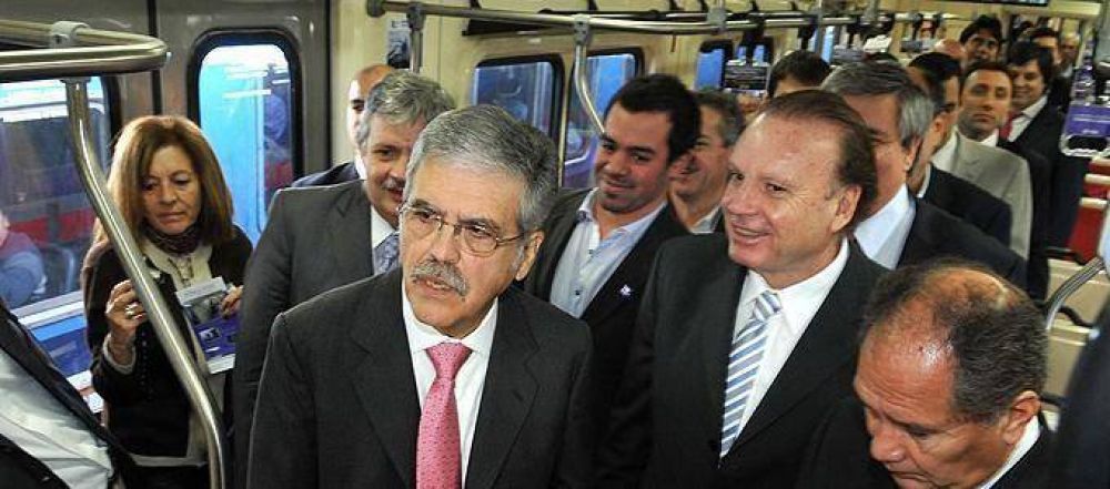 Sarmiento: De Vido afirm� que el nuevo tren de dos pisos incrementar� 40% la capacidad de pasajeros
