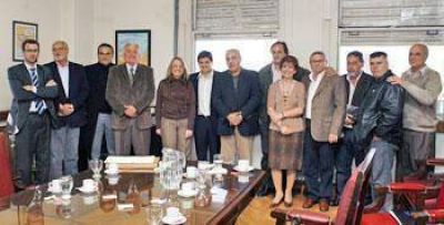 Encuentro peronista con Alicia Kirchner con vistas a los comicios de agosto 