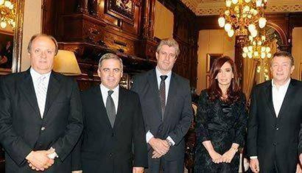 Apoyo presidencial: Cristina recibe a Eliceche, Yauhar y Di Pierro