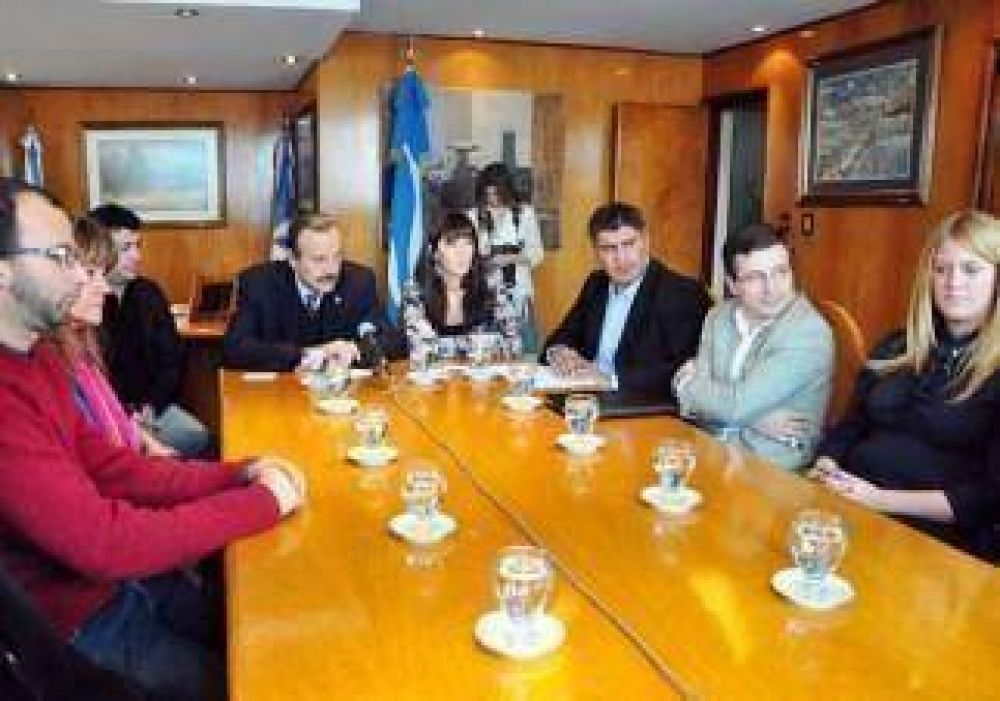 El municipio ense�ar� inform�tica en 17 barrios 
