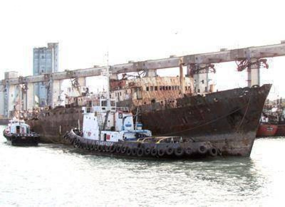 Se complet� la remoci�n de 27 buques hundidos en el puerto