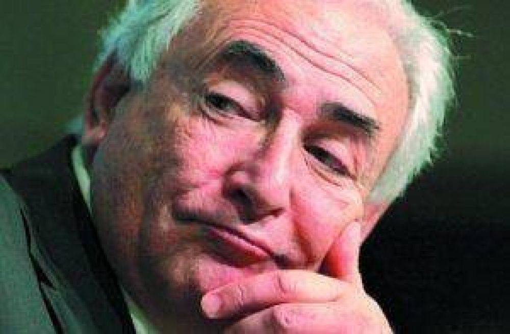 Detienen en Nueva York al director del FMI por supuesto abuso sexual