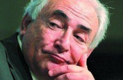 Detienen en Nueva York al director del FMI por supuesto abuso sexual