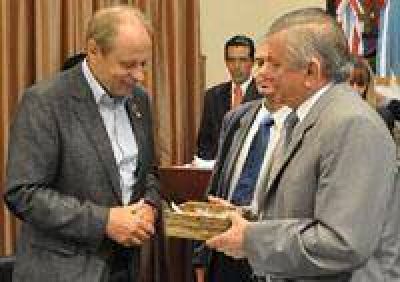 En reuni�n con Infante, el Rotary Club destac� el apoyo del municipio 