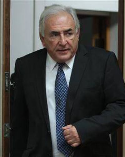 Detienen a Strauss-Kahn por abuso