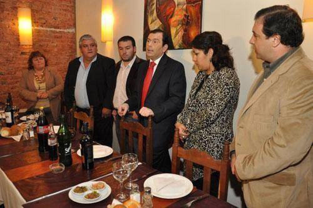 El Gobernador mantuvo un encuentro con dirigentes de Capital e interior