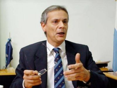 Castrilli: "A River lo robaron"