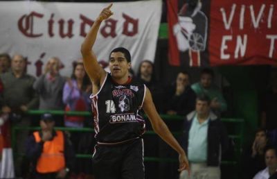 Quilmes qued� a un triunfo del ascenso