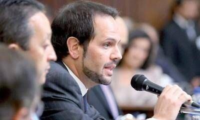 Racconto ascendi� de categor�a a familiares y amigos en la Legislatura