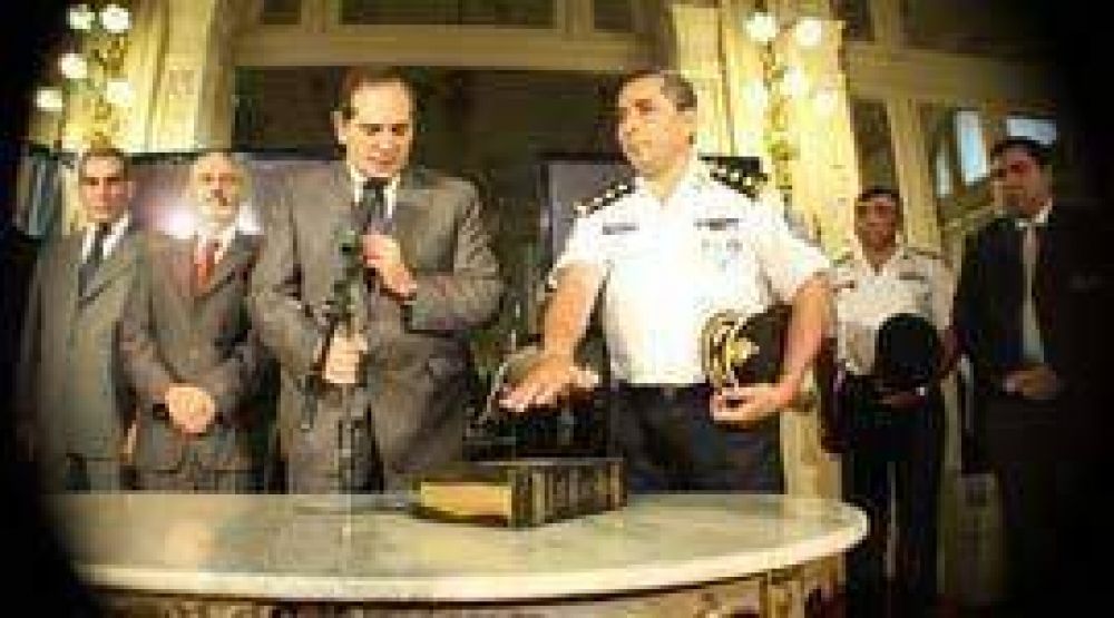 Acto de asunci�n del nuevo Jefe y Subjefe de Polic�a de Tucum�n 