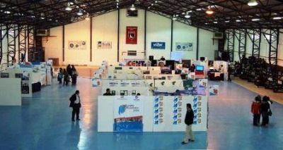 17 stands de las principales universidades, participan de la Expo Academica 2011 en Ushuaia 