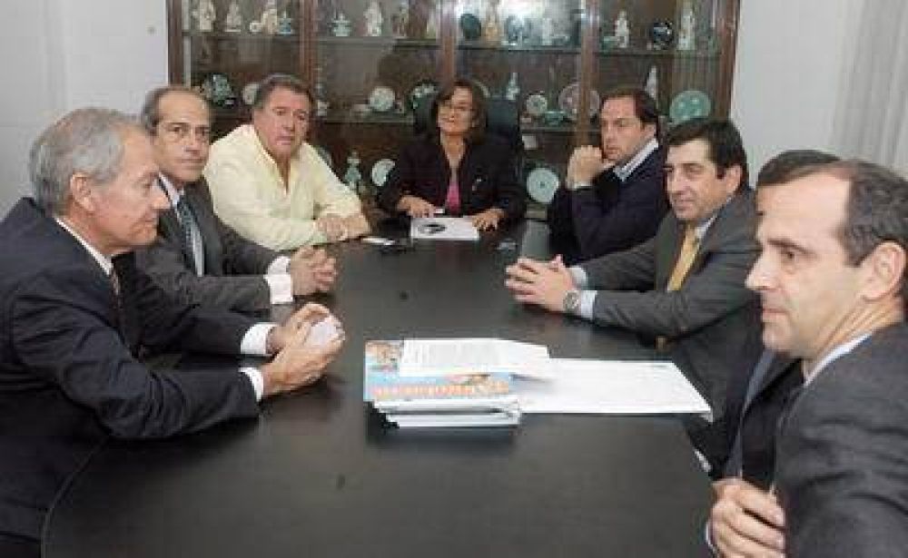 Corpacci se comprometi� a dar un mayor impulso a la miner�a
